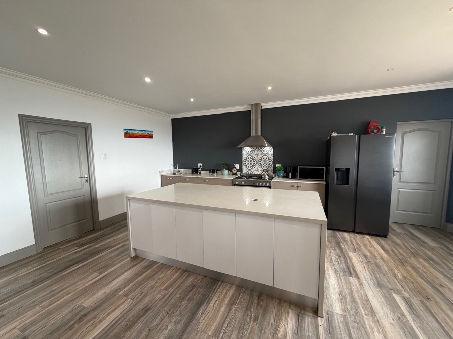 5 Bedroom Property for Sale in Dana Bay Western Cape